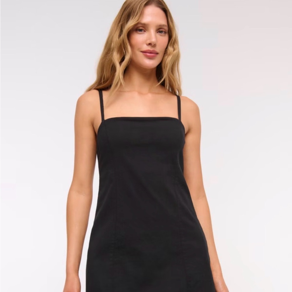 Abercrombie & Fitch bra-free everyday skort M